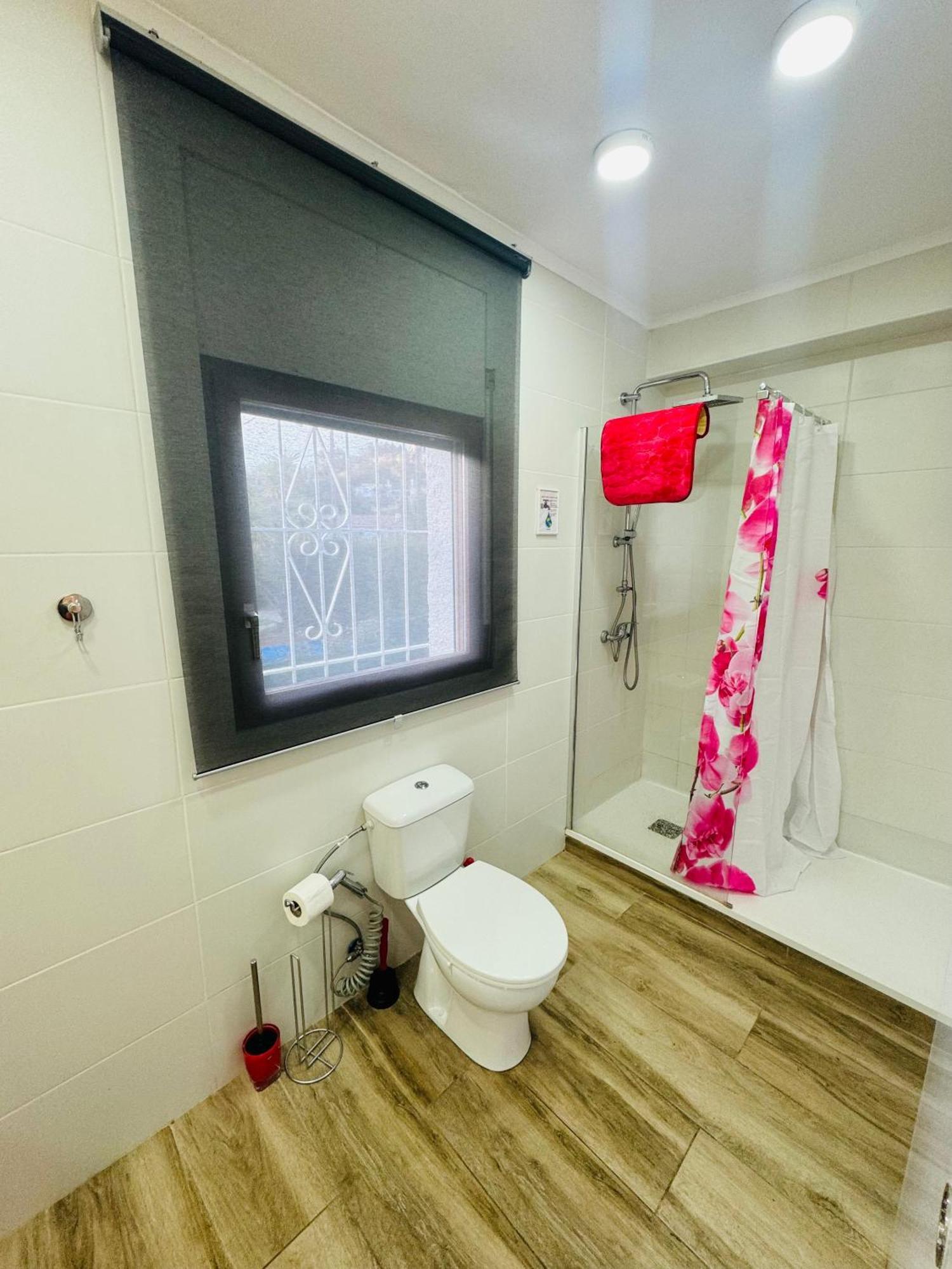 Piso Shic De Playa Fenals Con Terraza Y Piscina Appartement