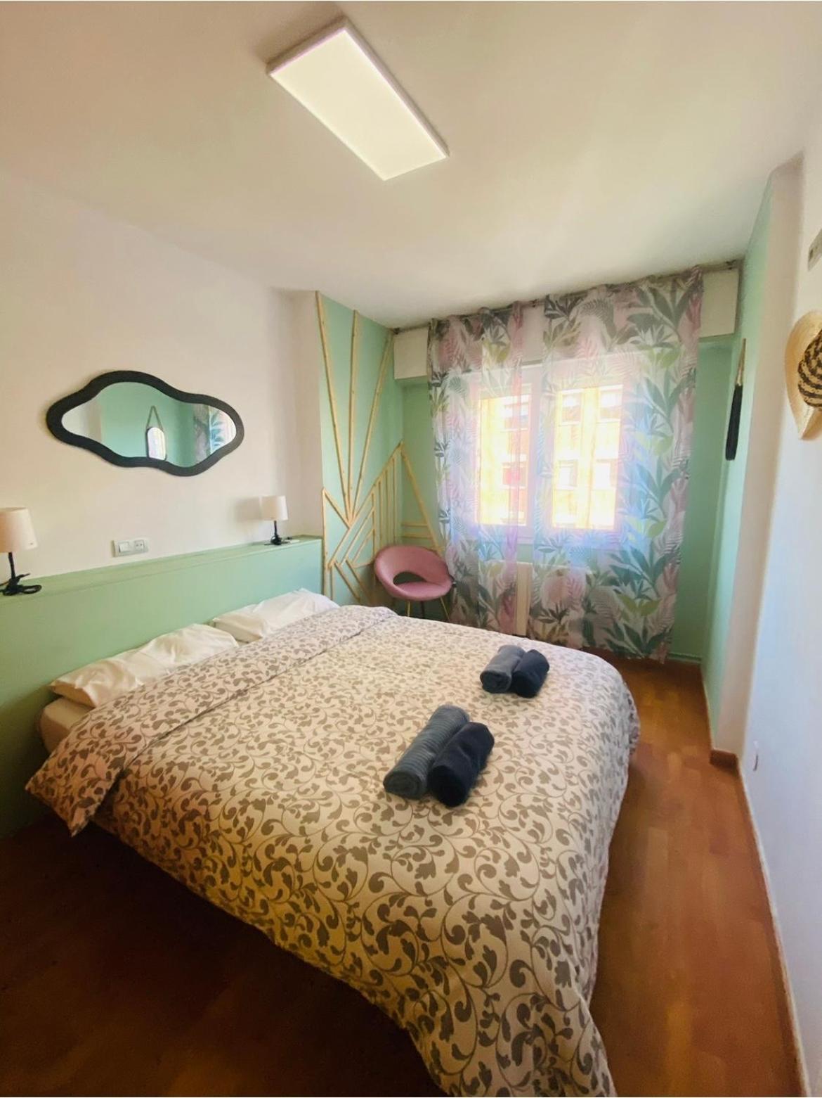 Piso Shic De Playa Fenals Con Terraza Y Piscina *