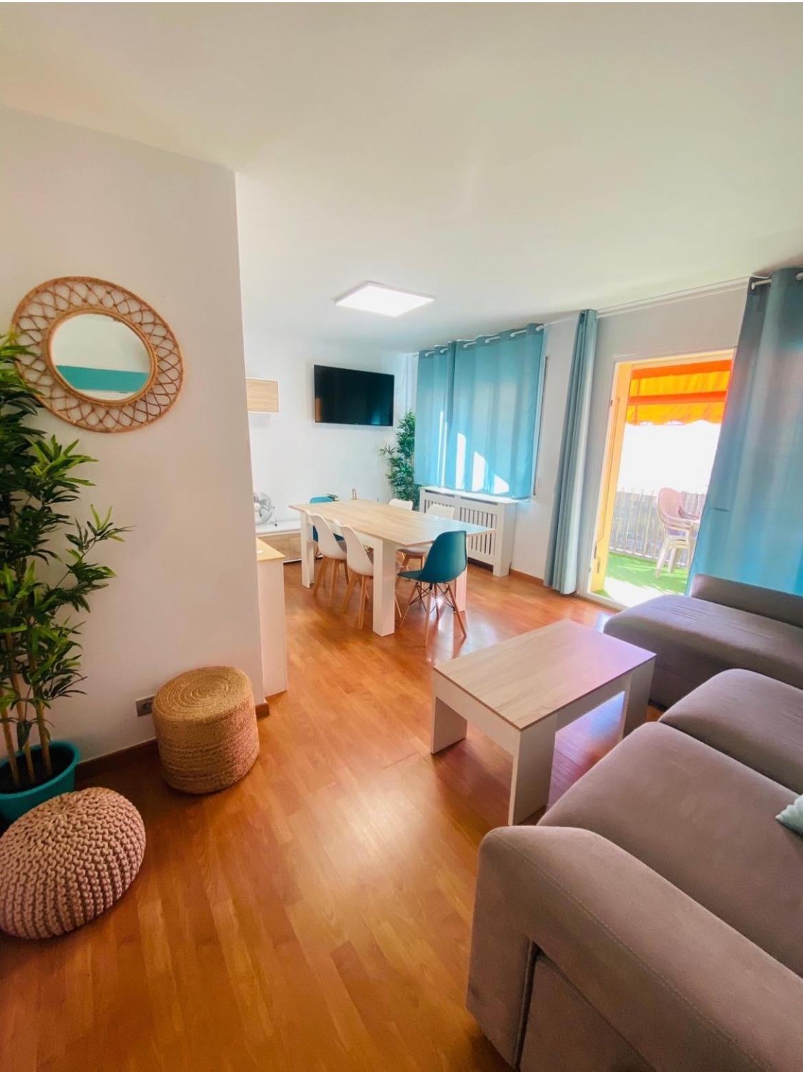 Piso Shic De Playa Fenals Con Terraza Y Piscina Lloret de Mar